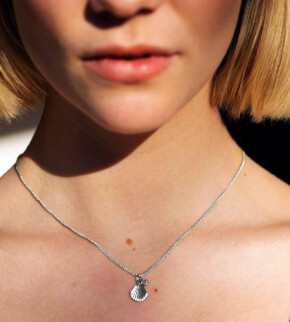 Rosefield náhrdelník TOC Necklace Twisting Sunray Coin pendant Silver